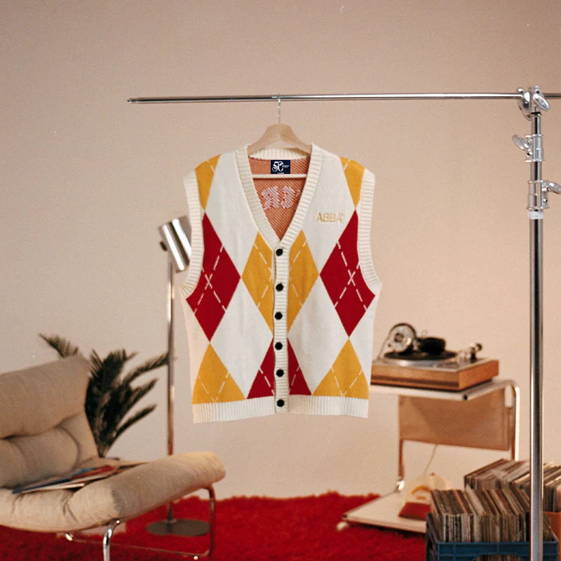 Waterloo Knitted Vest - Image 2