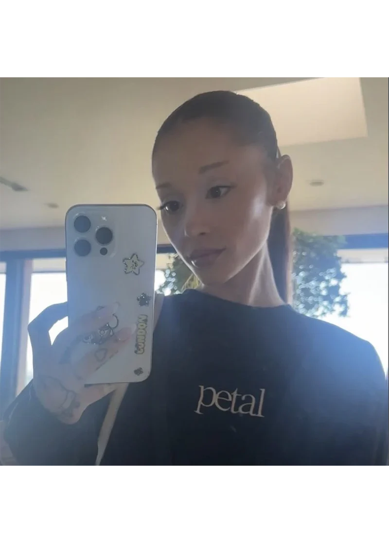petal crewneck - Image 2
